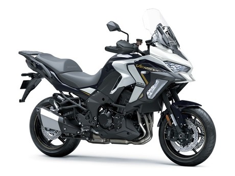 MOTORNO KOLO KAWASAKI VERSYS 1100 S BELA 